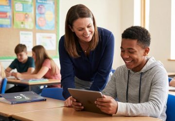 Engajamento e retenção de estudantes: guia para 2026